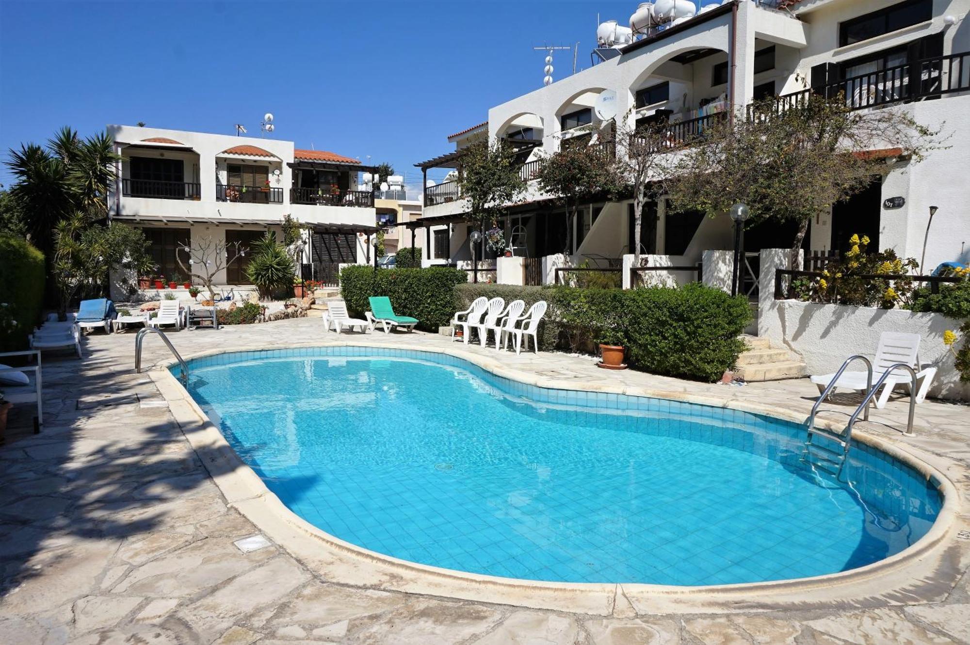 Apartment Ibiscus Gardens Near Beach, Bars & Amenities Paphos